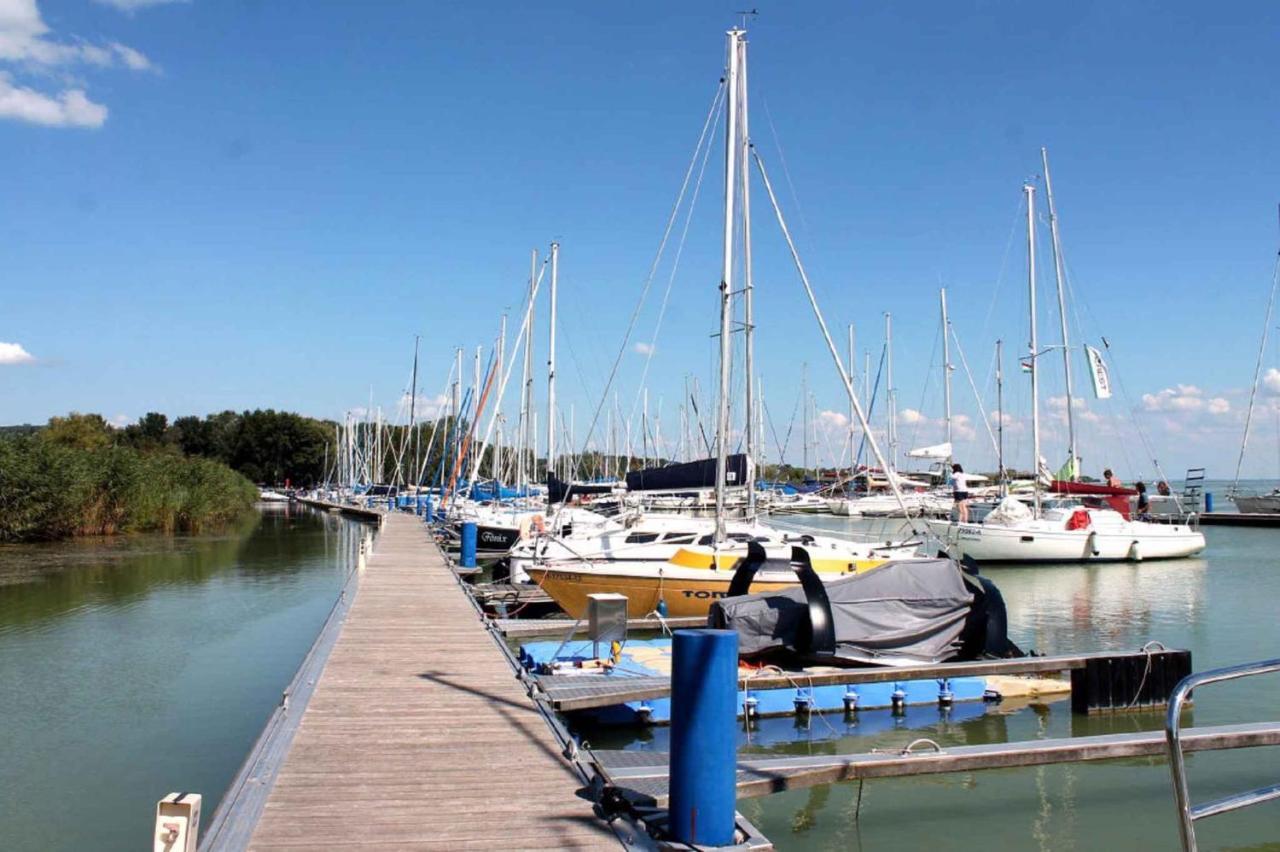 Holiday Home In Keszthely/Balaton 39648 Bagian luar foto