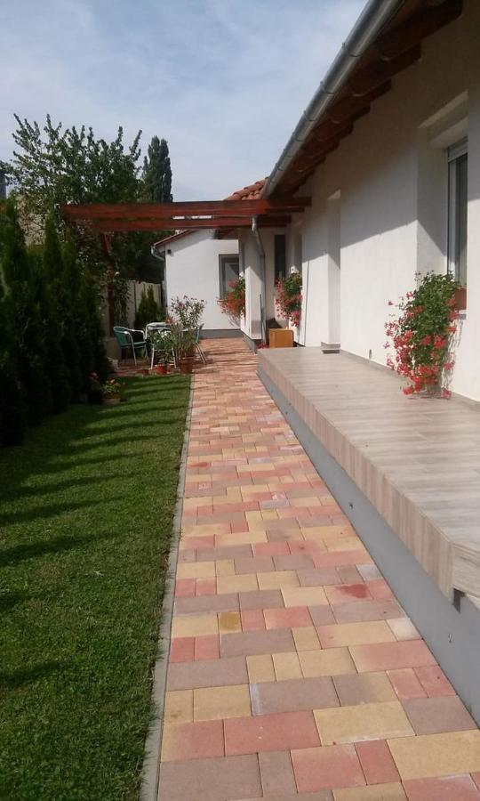 Holiday Home In Keszthely/Balaton 39648 Bagian luar foto